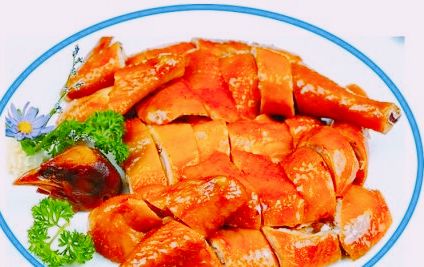 马家卤鸡可是石家庄有名的特色美食了，味道不说是世间绝味，那也是这里人们不可缺少的味蕾了。在1981年马家卤鸡与浙江金华火腿、北京苏式叉烧肉、南京板鸭等禽类肉食品齐名，被评为全国33个优质产品之一。