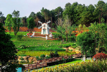 学生余永利铁山坪公园.png